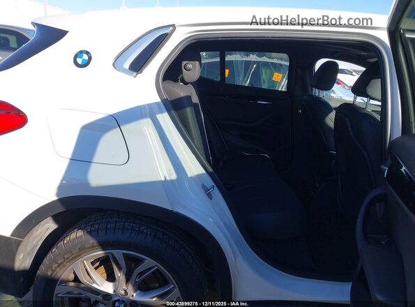WBXYH9C03L5P88245 2020 BMW X2 Белый Вид наклейки с VIN-кодом