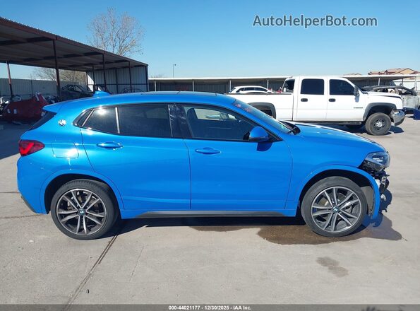 WBXYH9C04P5V31469 2023 BMW X2 Blue Vista interior de 360 grados