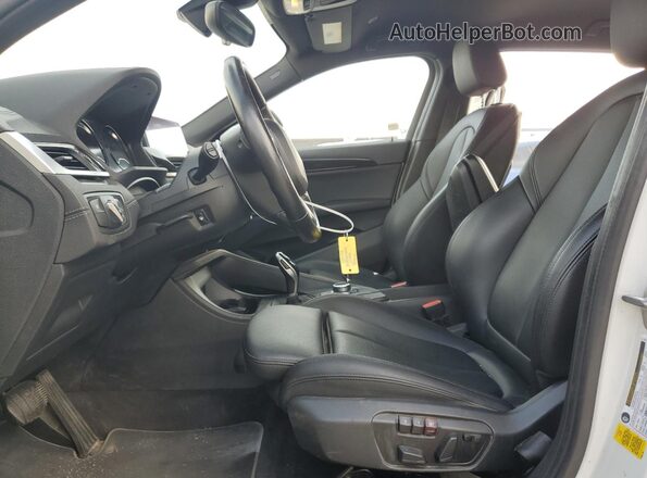 WBXYH9C05L5P33151 2020 BMW X2 Белый Вид салона спереди