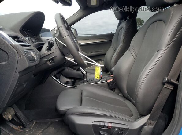 WBXYN1C05L5P70243 2020 BMW X2 Синий Вид салона спереди