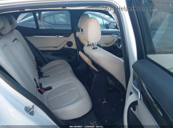 WBXYN1C0XM5S06346 2021 BMW X2 White VIN კოდის სტიკერის ხედი