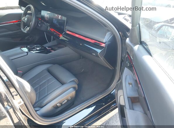 WBY13HG08SCS85644 2025 BMW OTHER Черный Вид салона спереди