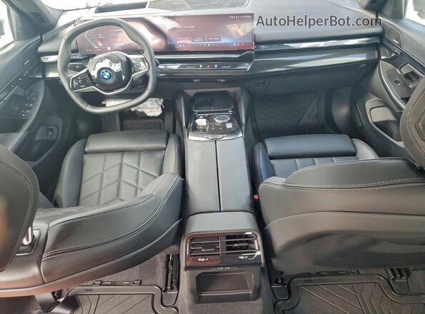 WBY13HG09SCT34897 2025 BMW OTHER Серебряный Вид панели приборов
