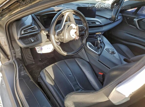 WBY2Z2C51GV675627 2016 BMW I8 White Vista de los asientos traseros