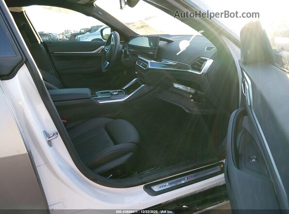 WBY33AW09RFS92970 2024 BMW I4 Gold Вид салону спереду