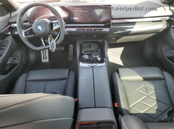 WBY33FK03RCS89597 2024 BMW OTHER White Vista del salpicadero