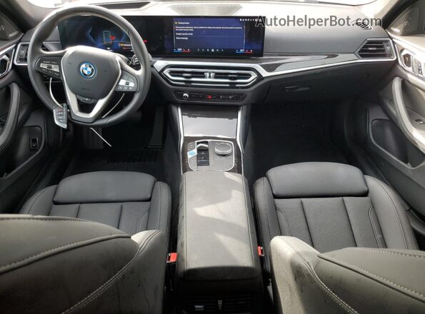 WBY43AW0XRFS55947 2024 BMW I4 Зеленый Вид панели приборов