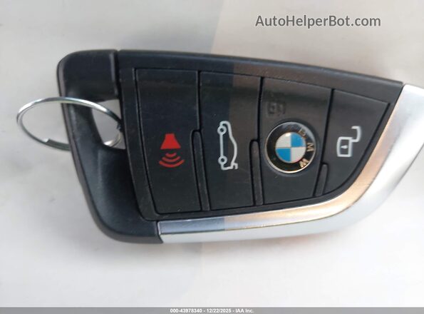 WBY73AW05NFN05084 2022 BMW I4 Бордовый Вид панели приборов