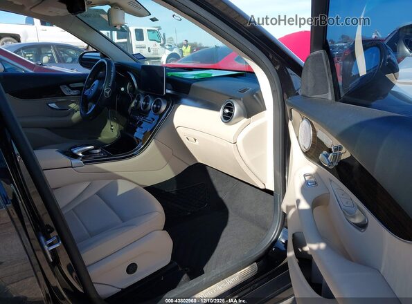 WDC0G4JB2HF141187 2017 MERCEDES-BENZ GLC 300 Black Front interior view