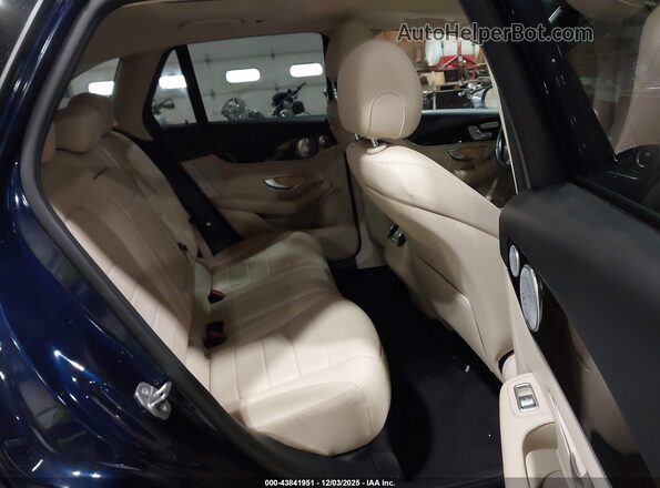 WDC0G4KB1HF143284 2017 MERCEDES-BENZ GLC 300 Blue Widok naklejki z numerem VIN