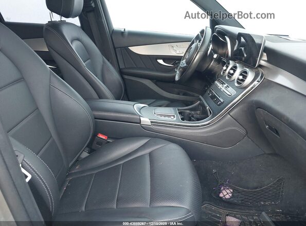 WDC0G8EBXLF735066 2020 MERCEDES-BENZ GLC 300 Silver Սալոնի դիմացի տեսք