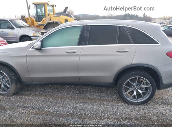 WDC0G8EBXLF735066 2020 MERCEDES-BENZ GLC 300 Silver Սալոնի 360 աստիճան տեսք