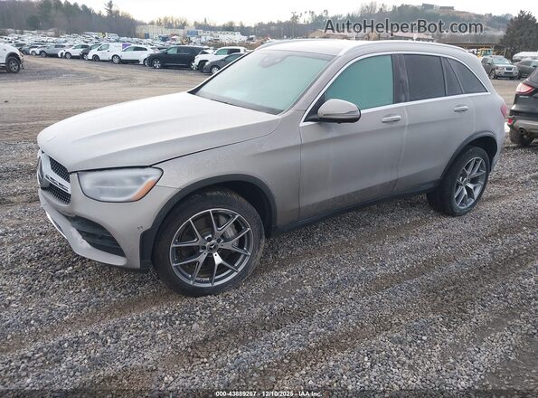 WDC0G8EBXLF735066 2020 MERCEDES-BENZ GLC 300 Silver Առջևի ձախ երեք քառորդ տեսարան