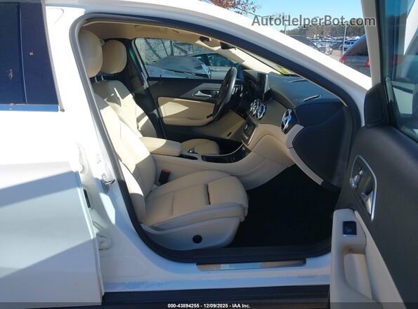 WDCTG4EB0KU005408 2019 MERCEDES-BENZ GLA 250 White Front interior view