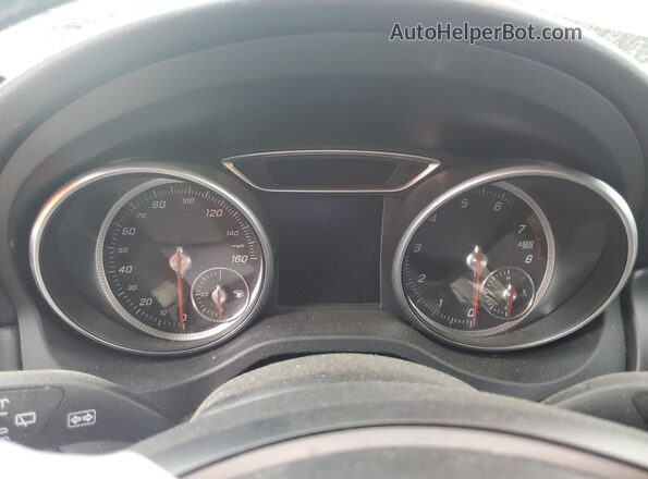 WDCTG4EB4JJ482195 2018 MERCEDES-BENZ GLA Белый Вид щитка приборов