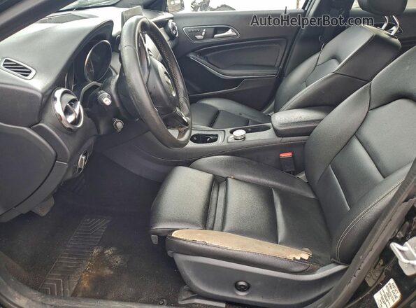 WDCTG4EB6JJ458724 2018 MERCEDES-BENZ GLA Black Вид салону спереду