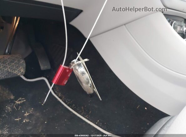 WDCTG4EB6KU001931 2019 MERCEDES-BENZ GLA 250 Red Առջևի վահանակի տեսք