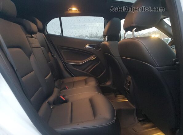 WDCTG4GB3LU021956 2020 MERCEDES-BENZ GLA Белый Вид задней части салона