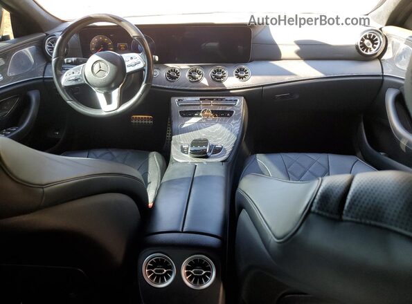 WDD2J5JB2KA010440 2019 MERCEDES-BENZ CLS-CLASS Белый Вид панели приборов