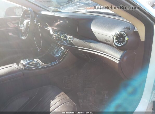 WDD2J5KB4KA031238 2019 MERCEDES-BENZ CLS-CLASS White Widok wnętrza z przodu
