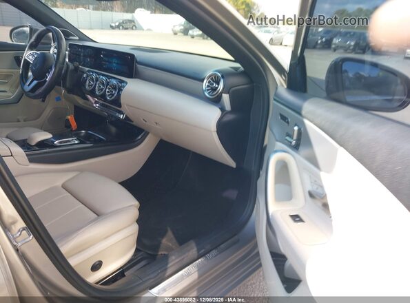 WDD3G4EBXLW038045 2020 MERCEDES-BENZ A 220 Gold Front interior view