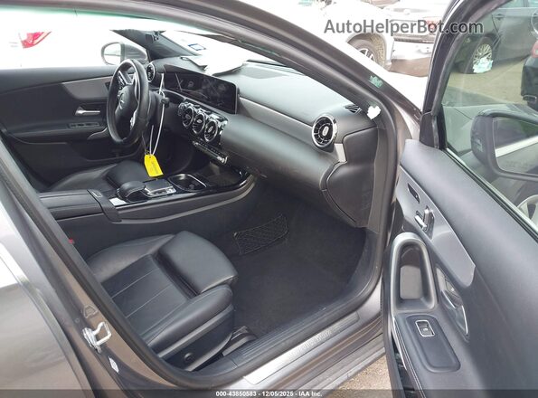 WDD3G4FB9KW030600 2019 MERCEDES-BENZ A 220 Gray წინა სალონის ხედი
