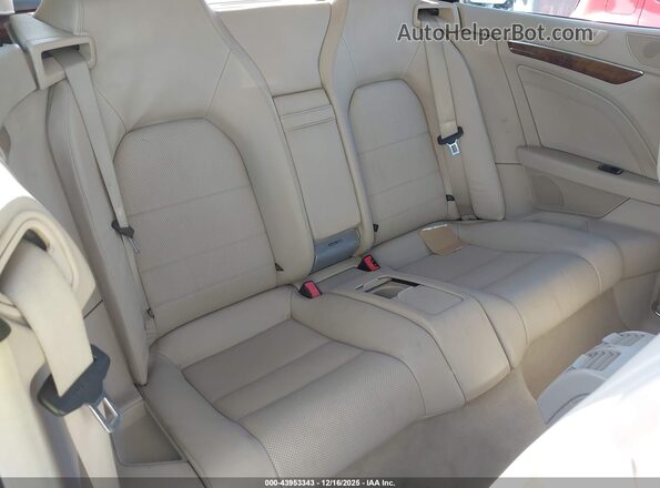 WDDKK6FF3GF317981 2016 MERCEDES-BENZ E-CLASS Red VIN կոդի պիտակի տեսք