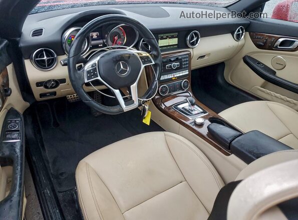 WDDPK3JA5GF117667 2016 MERCEDES-BENZ SLK Red Առջևի վահանակի տեսք