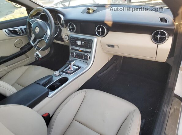 WDDPK3JA9GF115727 2016 MERCEDES-BENZ SLK White Вид панелі приладів