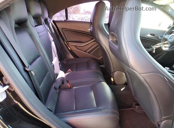 WDDSJ4EB1JN502033 2018 MERCEDES-BENZ CLA-CLASS Black Widok tylnych siedzeń