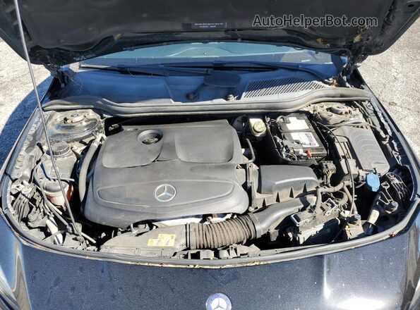 WDDSJ4EB1JN502033 2018 MERCEDES-BENZ CLA-CLASS Black Widok wnętrza z tyłu