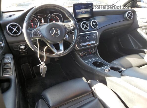 WDDSJ4EB1JN502033 2018 MERCEDES-BENZ CLA-CLASS Black Widok deski rozdzielczej
