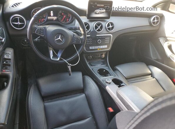 WDDSJ4EB9KN723266 2019 MERCEDES-BENZ CLA-CLASS Silver Առջևի վահանակի տեսք