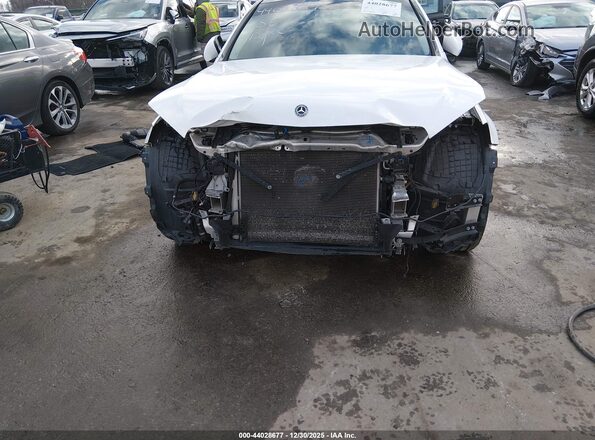 WDDWF4KB0JR319142 2018 MERCEDES-BENZ C-CLASS White 