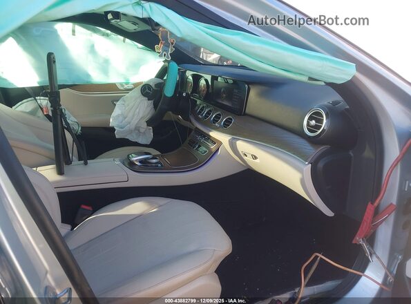WDDZF4KB5JA360099 2018 MERCEDES-BENZ E-CLASS Silver Vista interior delantera