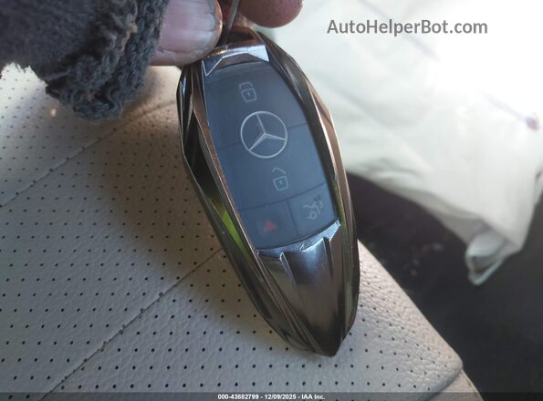 WDDZF4KB5JA360099 2018 MERCEDES-BENZ E-CLASS Silver Vista del salpicadero