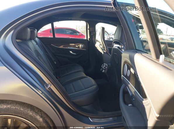 WDDZF8KBXKA608811 2019 MERCEDES-BENZ AMG E 63 Gray VIN კოდის სტიკერის ხედი