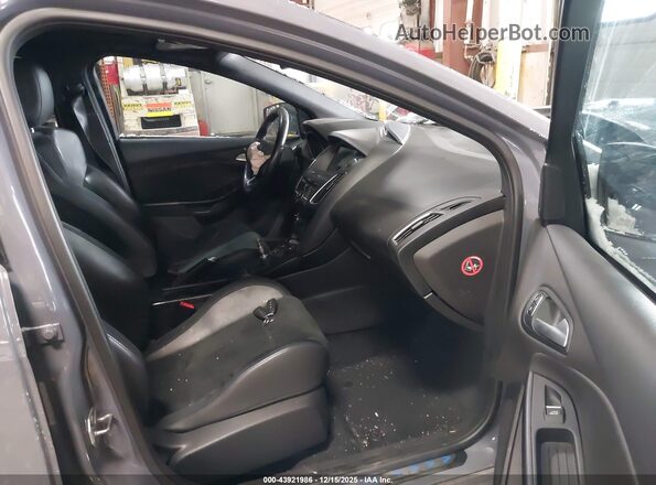 WF0DP3TH1G4115741 2016 FORD FOCUS RS Gray Vista interior delantera