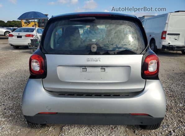 WMEFJ5DA3GK076996 2016 SMART FORTWO Серебряный Вид сзади