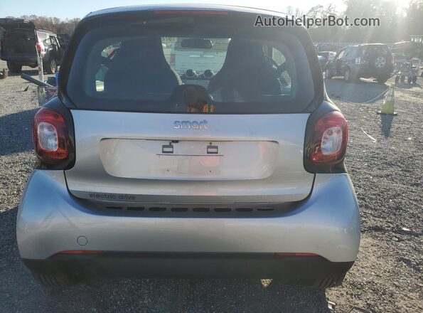 WMEFJ9BA5JK280359 2018 SMART FORTWO Gray Rear view