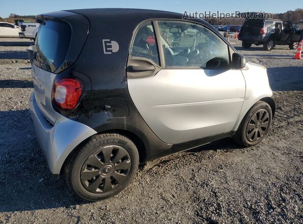 WMEFJ9BA5JK280359 2018 SMART FORTWO Gray Rear right