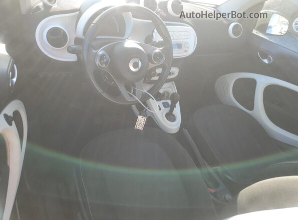 WMEFJ9BA5JK280359 2018 SMART FORTWO Gray Dashboard view