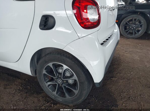 WMEFJ9BA7JK265488 2018 SMART FORTWO ELECTRIC DRIVE White Front view