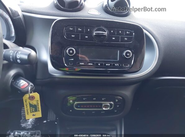 WMEFJ9BA9JK240981 2018 SMART FORTWO ELECTRIC DRIVE Brown 360 interior view