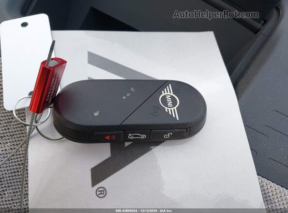 WMW23GD06S2W75195 2025 MINI HARDTOP Белый Вид панели приборов
