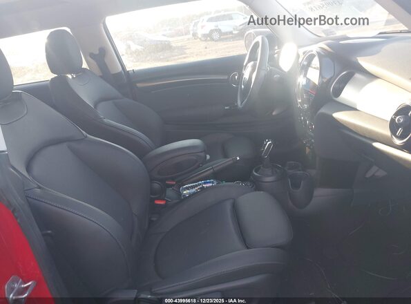 WMW53DH00P2T20696 2023 MINI HARDTOP Red Vista interior delantera