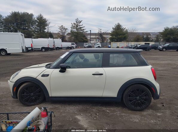 WMW53DH06P2T21805 2023 MINI HARDTOP Beige 360 interior view