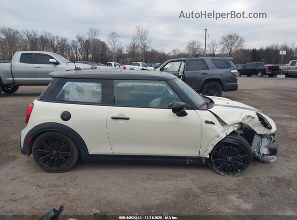 WMW53DH06P2T21805 2023 MINI HARDTOP Beige Rear interior view