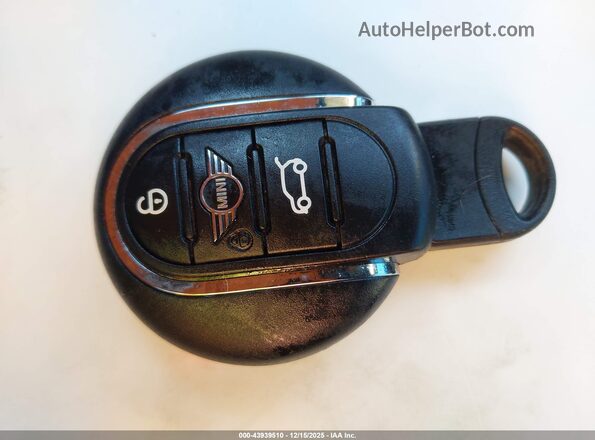 WMWLU5C58K2G04795 2019 MINI CLUBMAN Gray Dashboard view