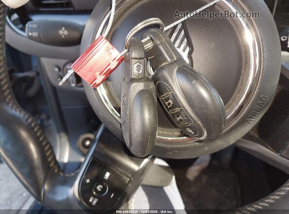 WMWXJ1C01N2P75638 2022 MINI CLUBMAN Blue Dashboard view